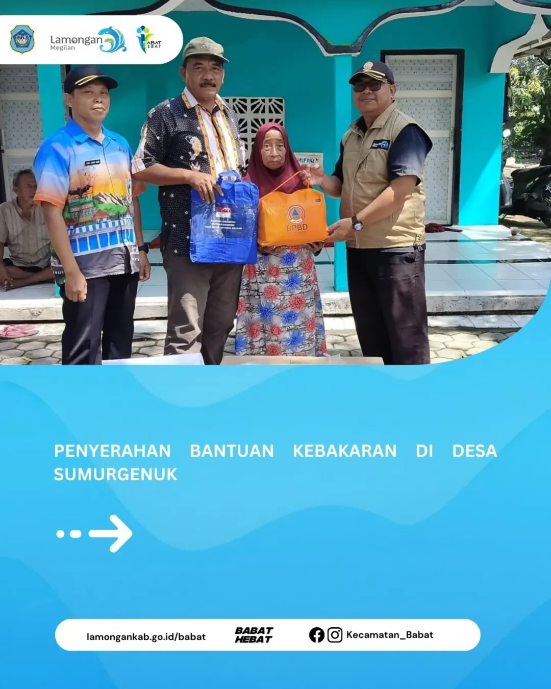 Foto: Penyerahan bantuan kepada warga terdampak kebakaran dilaksanakan di Desa Sumurgenuk s