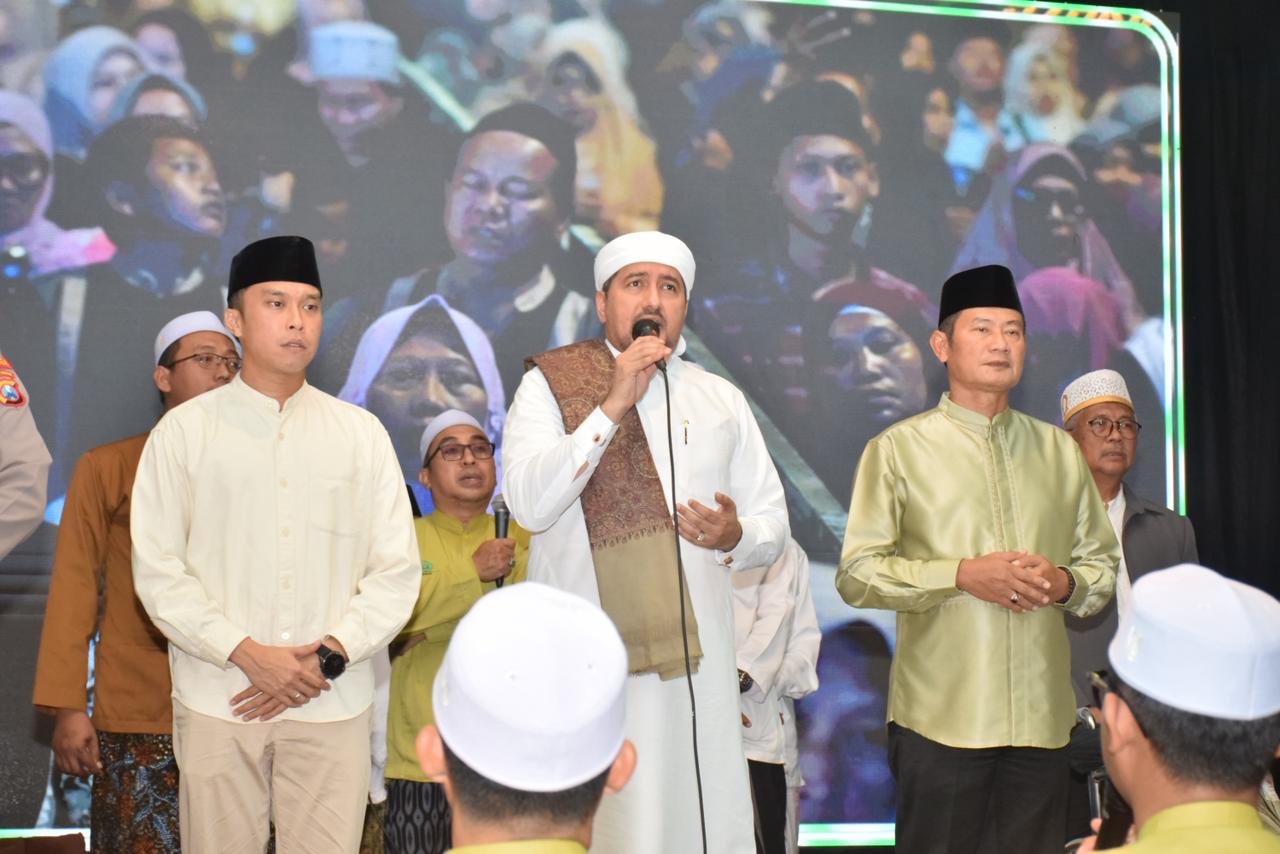 Foto: LAMONGAN BERSHOLAWAT MALAM TAHUN BARU 2026 M