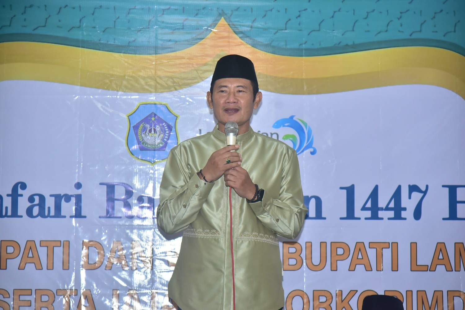 Foto: SAFARI RAMADAN DI BUGOHARJO, PAK YES PASTIKAN TIDAK ADA ANAK LAMONGAN YANG PUTUS SEKOLAH.
