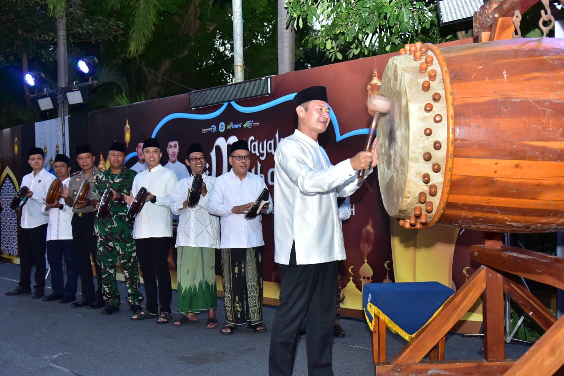 Foto: SEMARAK PERGANTIAN TAHUN BARU ISLAM 1448 HIJRIYAH DI KABUPATEN LAMONGAN: BUPATI AJAK MASYARAKAT PERKUAT SEMANGAT HIJRAH