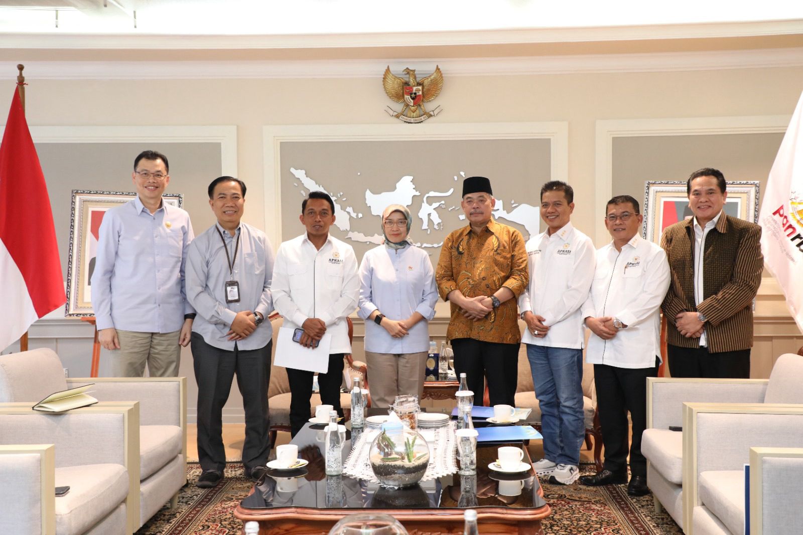Foto: SINERGI PEMERINTAH PUSAT DAN DAERAH MELALUI KEMENTRIAN PANRB DAN APKASI PERKUAT IMPLEMENTASI KEBIJAKAN REFORMASI BIROKRASI