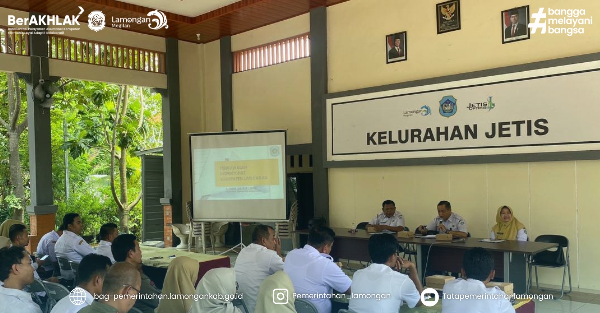 Foto: PEMBINAAN APARATUR KELURAHAN DI WILAYAH KERJA KECAMATAN LAMONGAN