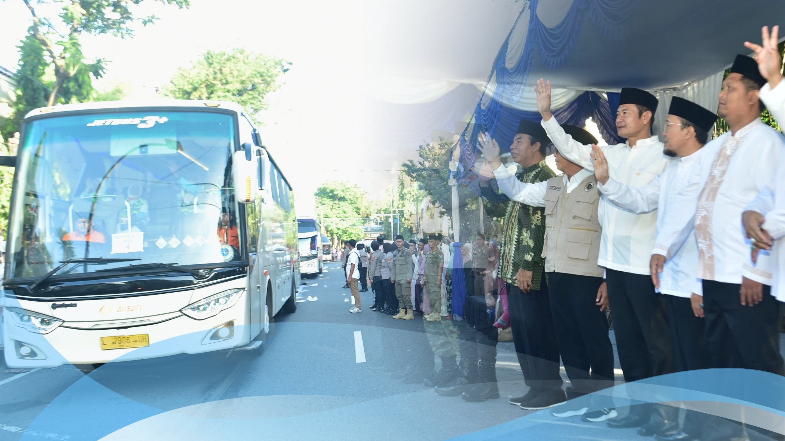 Foto: Berangkatkan Calon Jemaah Haji, Pak Yes Bersyukur Penambahan Kuota, Bukti Kesejahteraan Warga Lamongan Meningkat