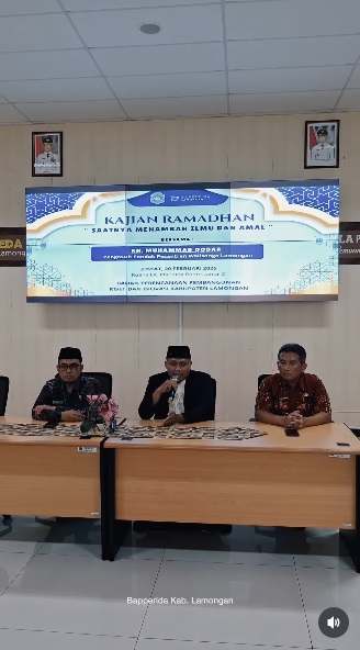 Foto: Kajian Ramadan perdana di lingkungan Bapperida Kabupaten Lamongan pada minggu pertama puasa berlangsung dengan penuh khidmat dan kekhusyukan.