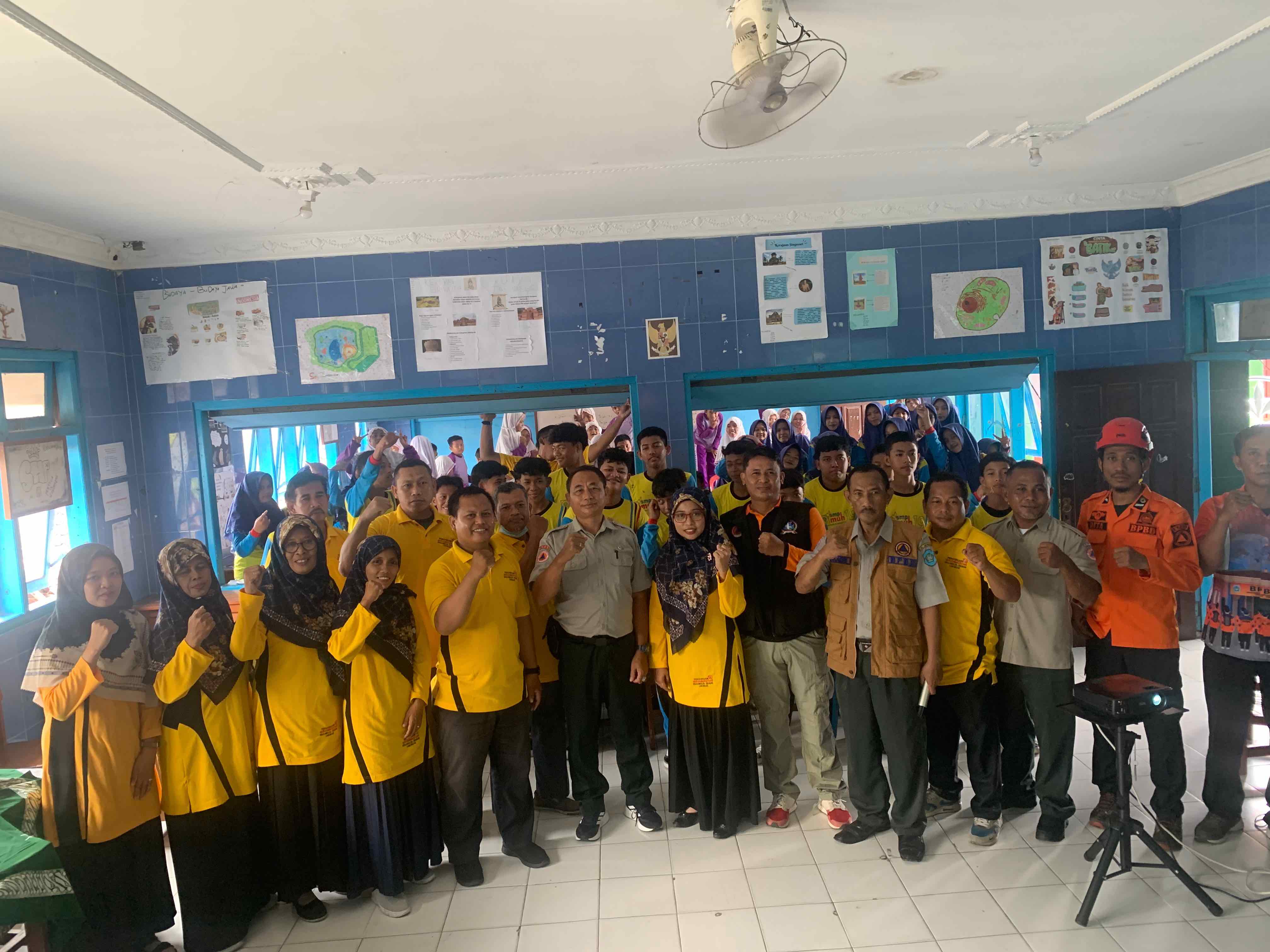 PEMBENTUKAN SATUAN PENDIDIKAN AMAN BENCANA - MI MUHAMMADIYAH 8 Dan SMP MUHAMMADIYAH 19 KEBALAN KULON