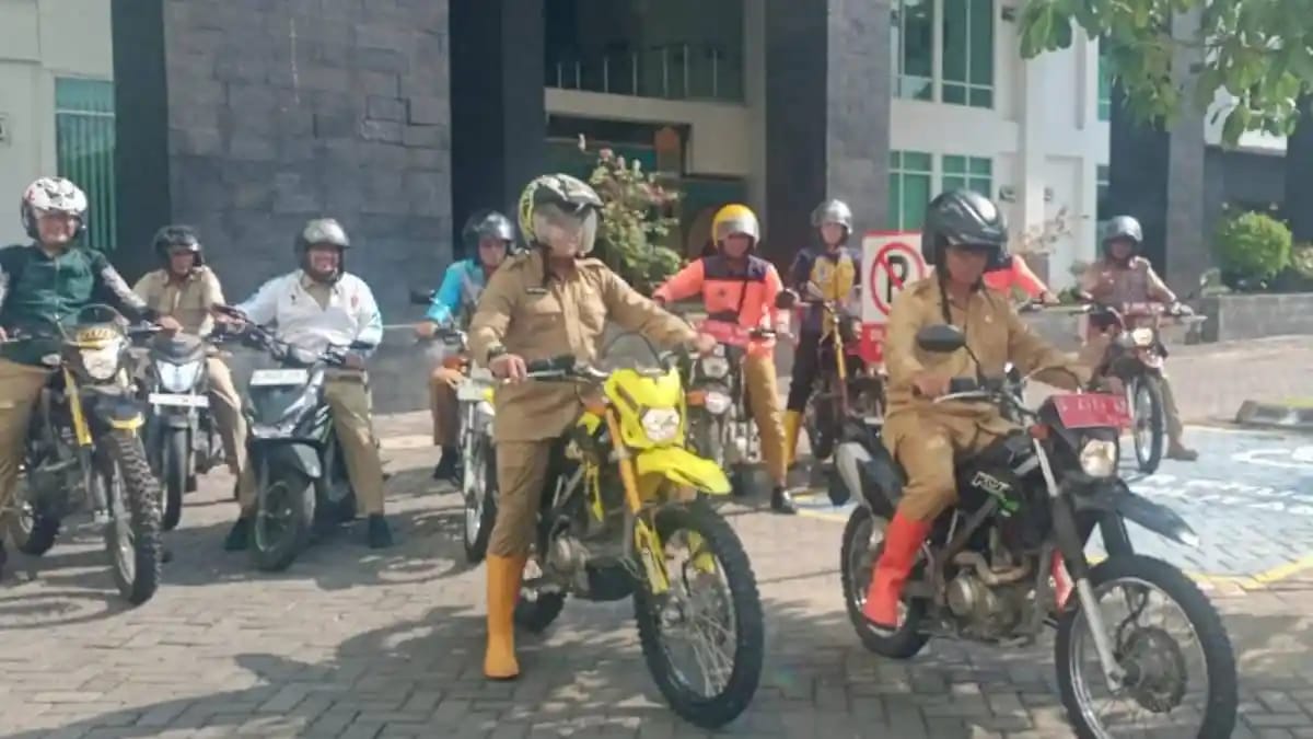 Foto: Aksi Survey Lokasi Sungai Bengawan Njero Pasca Banjir Tim BPBD Bersama Sekda Kabupaten Lamongan