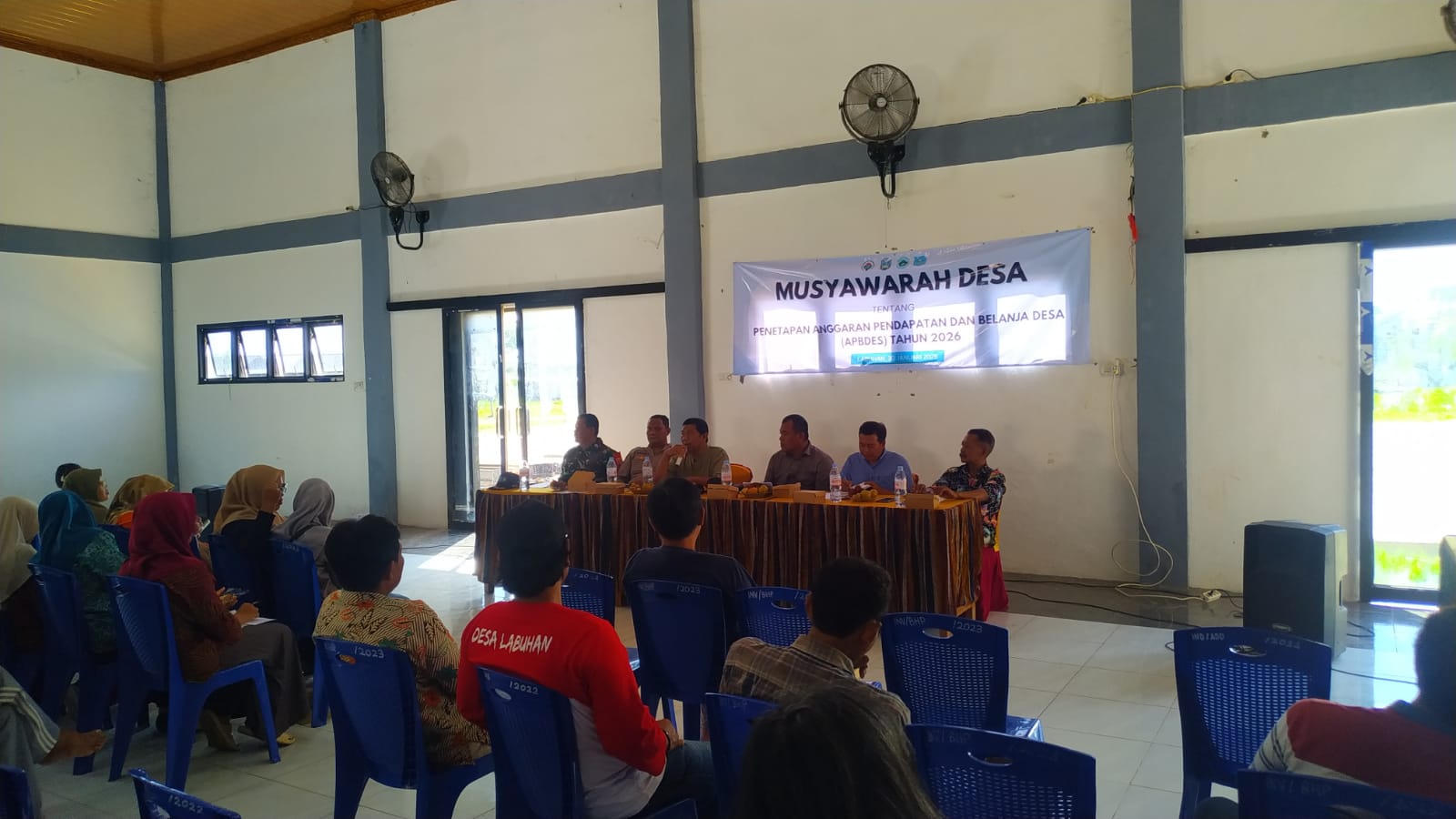 Foto: MUSYAWARAH DESA PENETAPAN APBDES 2026 DESA LABUHAN PERKUAT SINERGI PEMERINTAH DAN MASYARAKAT