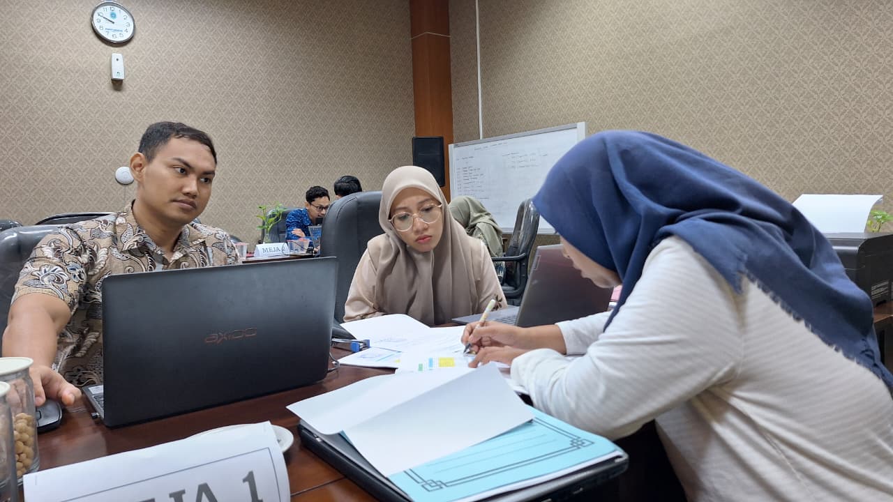 Foto: PERKUAT TATA KELOLA ASN, STAF KECAMATAN BRONDONG IKUTI DEKS PETA JABATAN DAN PROFIL PEMANGKU JABATAN DI KABUPATEN LAMONGAN