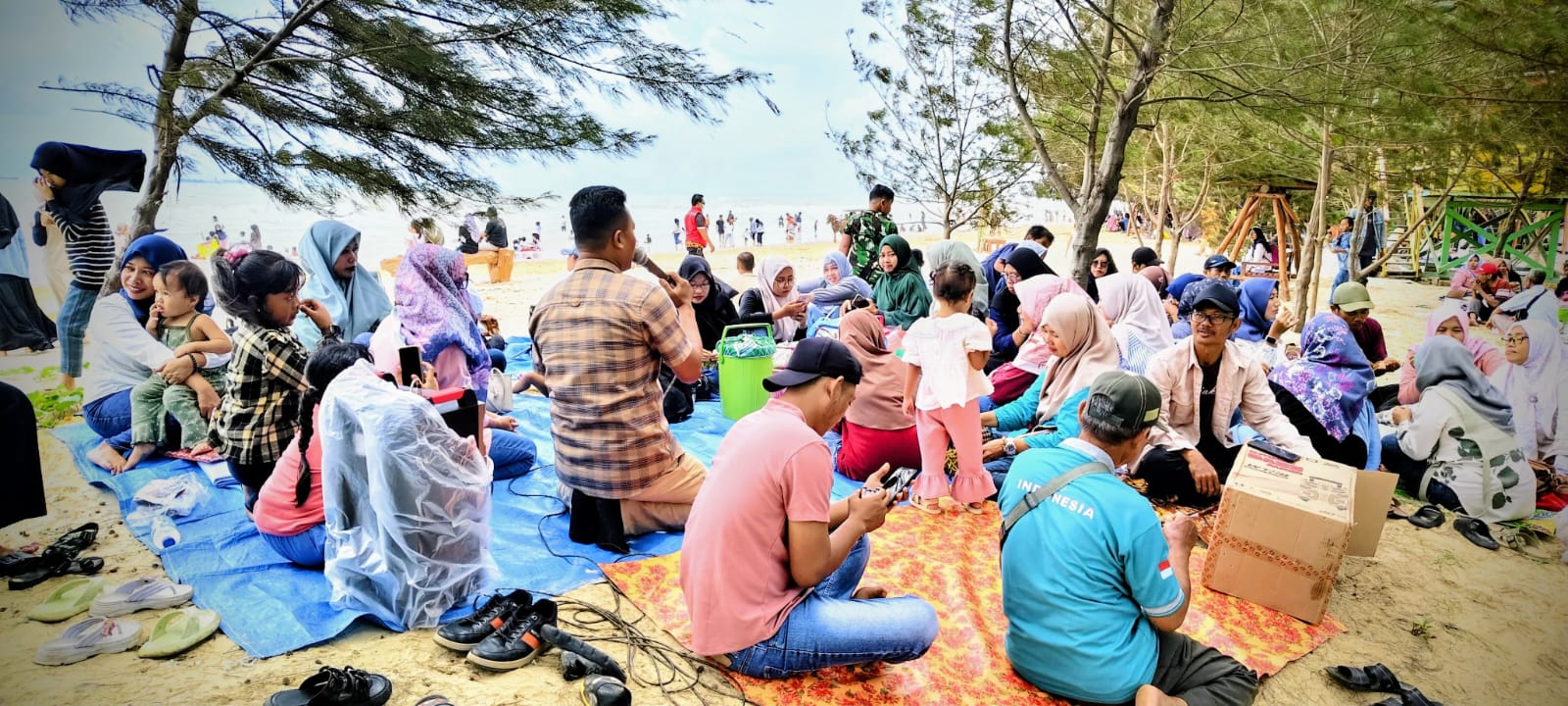 Foto: RAPAT PLENO TP PKK DESA SENDANGHARJO DI PANTAI SIMILIR PERKUAT SINERGI PROGRAM DESA