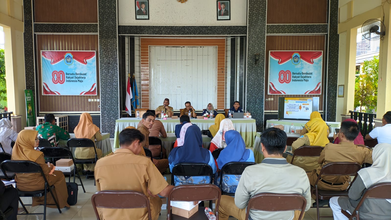 Foto: BIMBINGAN TEKNIS LAPORAN KEUANGAN BUMDESA DIGELAR DI PENDOPO KECAMATAN BRONDONG