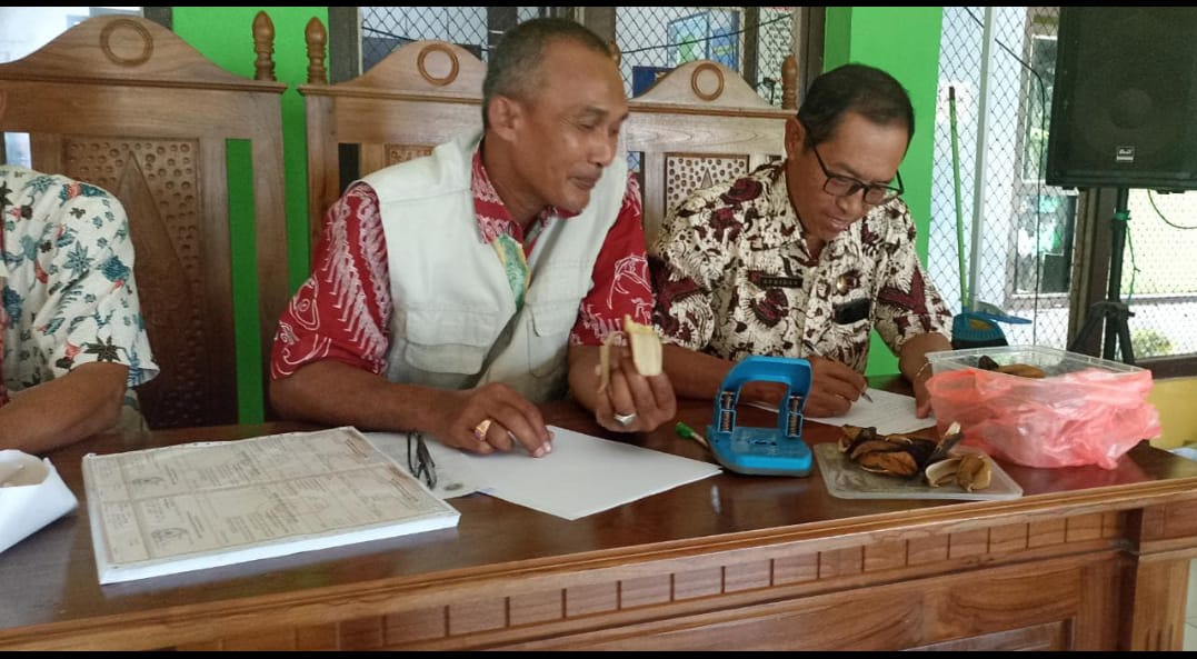 Foto: RAPAT KOORDINASI BANSOS PERKUAT SINERGI PEMERINTAH DESA SIDOMUKTI