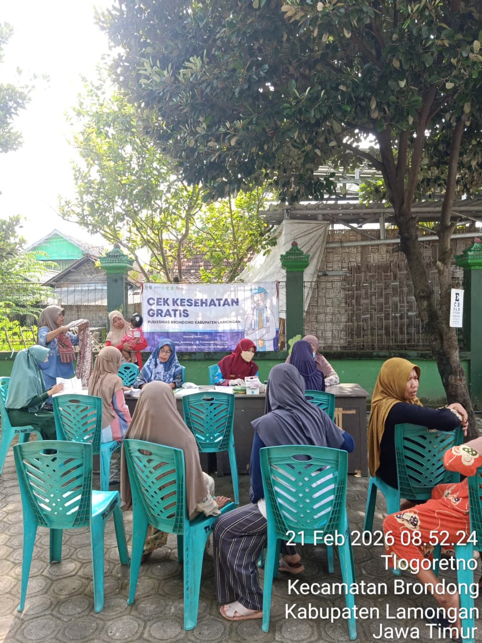 Foto: ANTUSIASME WARGA IKUTI CEK KESEHATAN GRATIS DI BALAI DESA TLOGORETNO