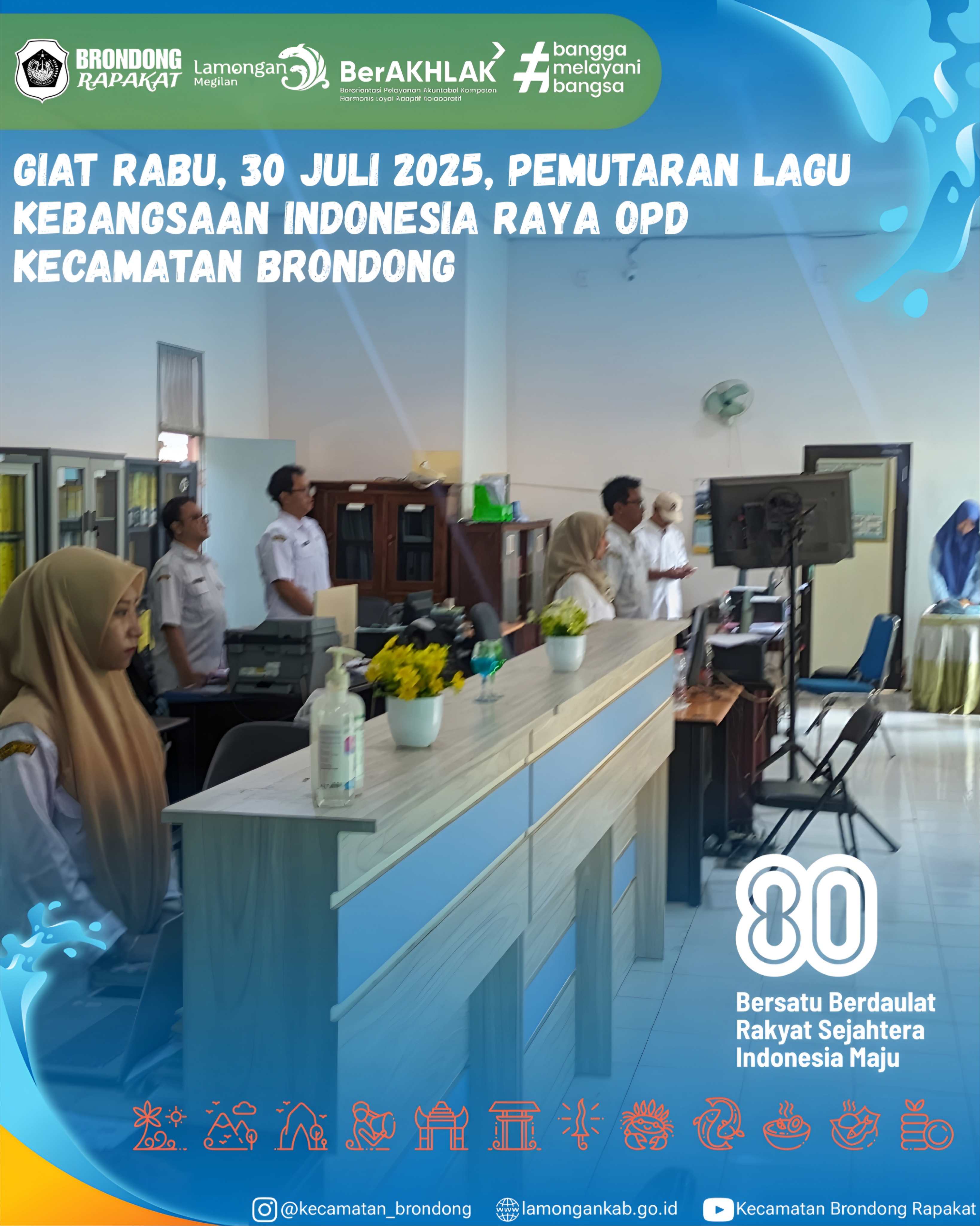 Foto: PEMUTARAN LAGU INDONESIA RAYA DI KECAMATAN BRONDONG