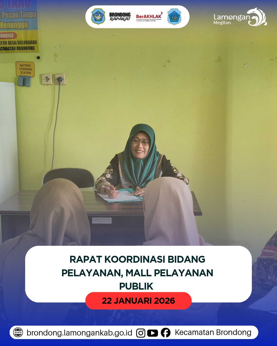 Foto: PERKUAT PELAYANAN PUBLIK, CAMAT BRONDONG TEKANKAN SAPA DAN SENYUM DALAM RAPAT KOORDINASI