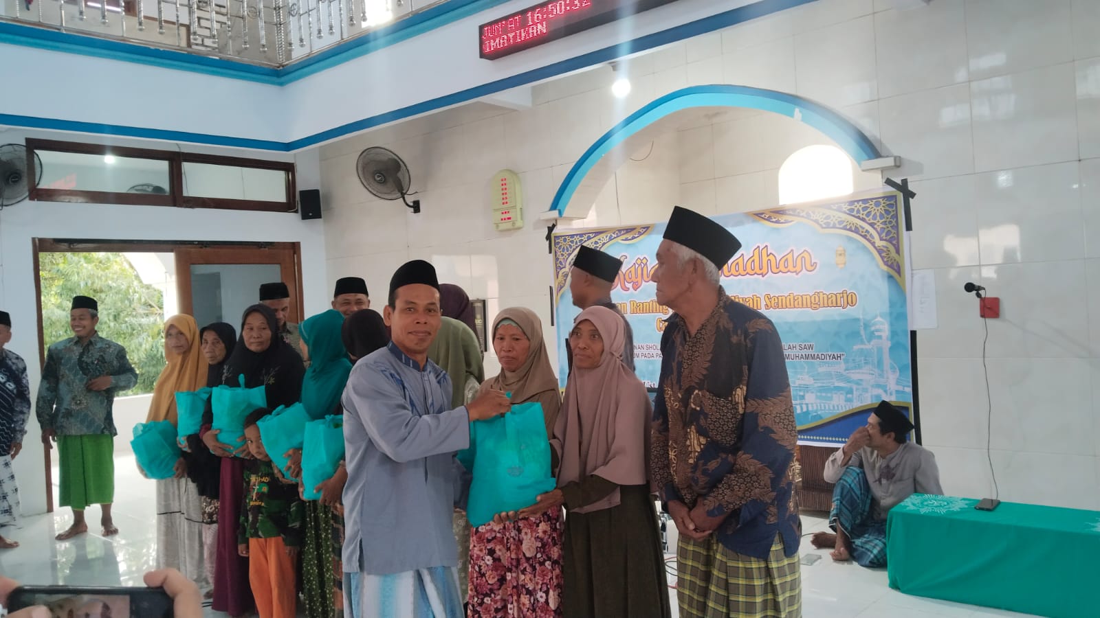 Foto: KAJIAN RAMADHAN PRM SENDANGHARJO PERKUAT SILATURAHMI DAN KEPEDULIAN SOSIAL