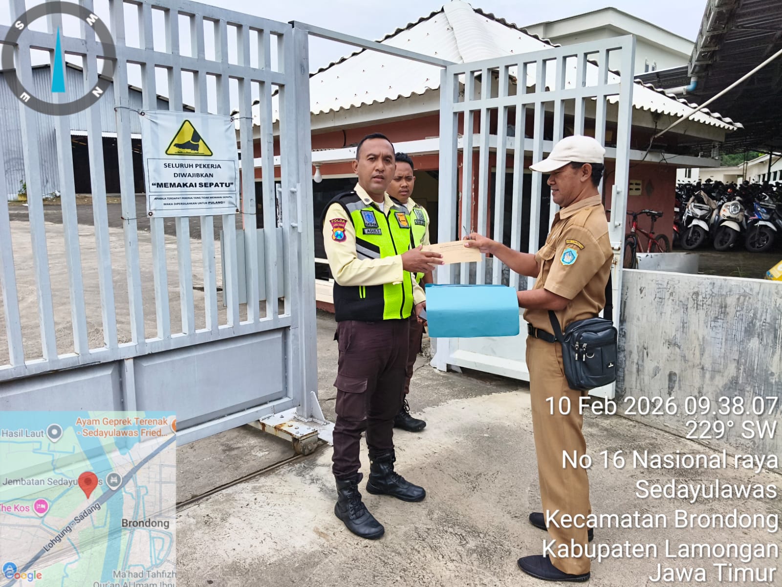 Foto: PERCEPATAN PELUNASAN PBB 2026, KECAMATAN BRONDONG SAMPAIKAN UNDANGAN RESMI KEPADA PERUSAHAAN