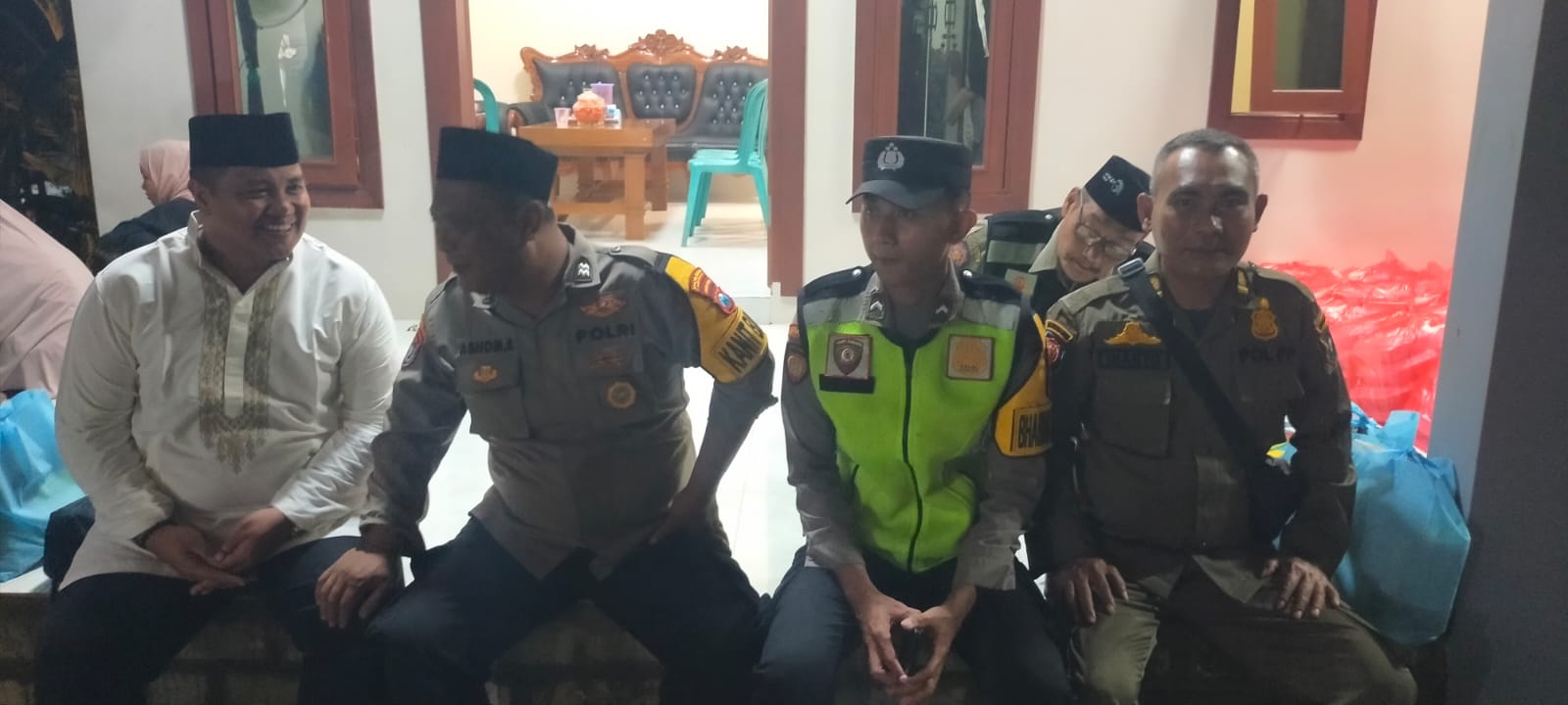 Foto: PENGAMANAN TASYAKURAN WALIMATUL KHITAN DI DUSUN NGESONG DESA SEDAYULAWAS