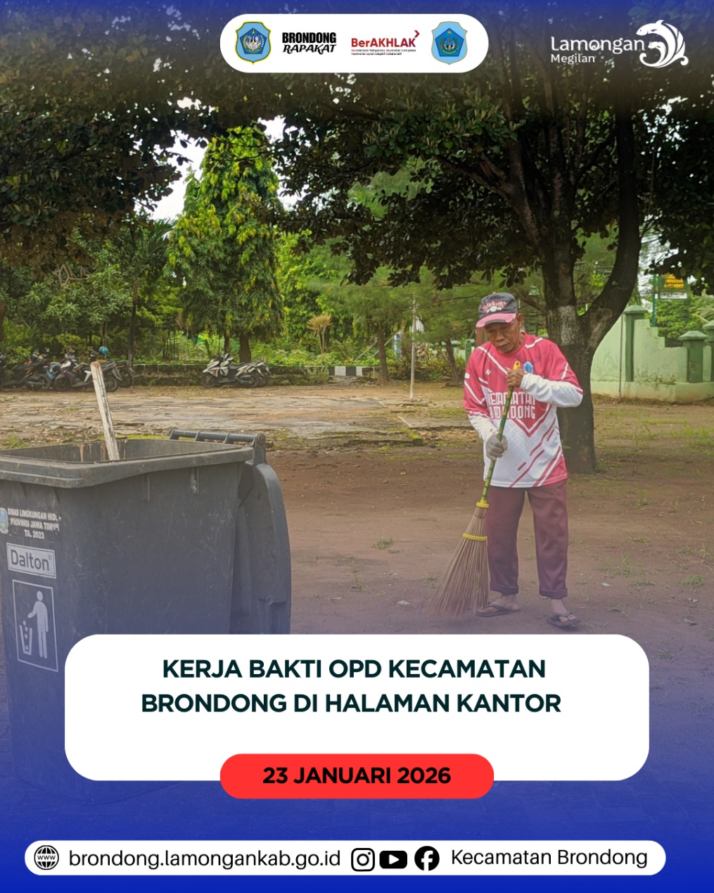 Foto: SEMANGAT GOTONG ROYONG WARNAI KERJA BAKTI STAF OPD KECAMATAN BRONDONG