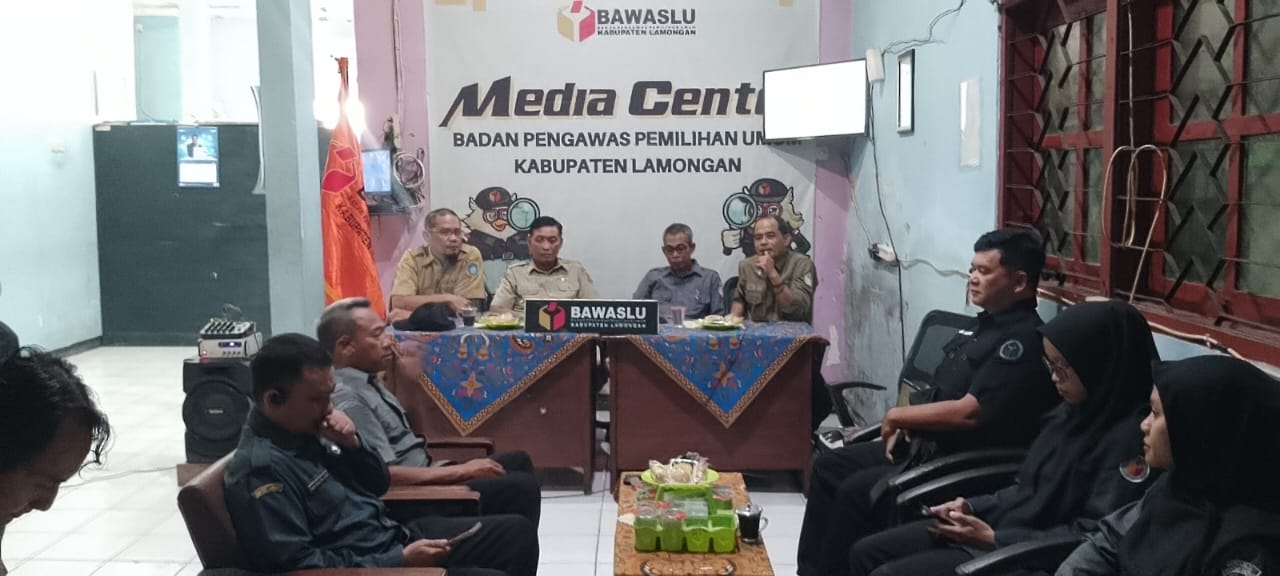 Foto: Arpusda Rapat Pengelolaan Arsip Pemilu Dengan Bawaslu Lamongan