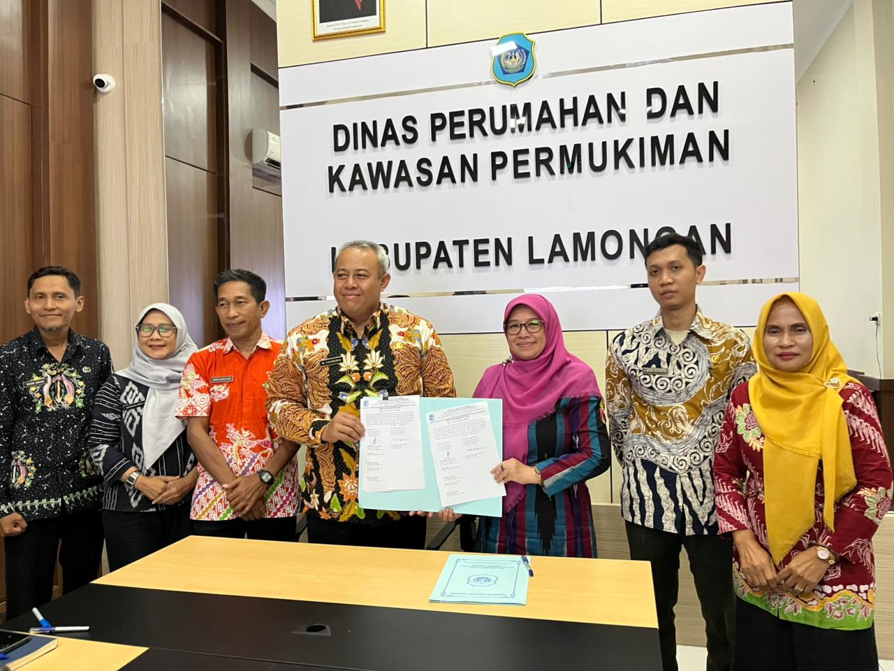 Foto: Penandatanganan Berita Acara Pemusnahan Arsip Di Dinas Perumahan Dan Kawasan Permukiman Kabupaten Lamongan