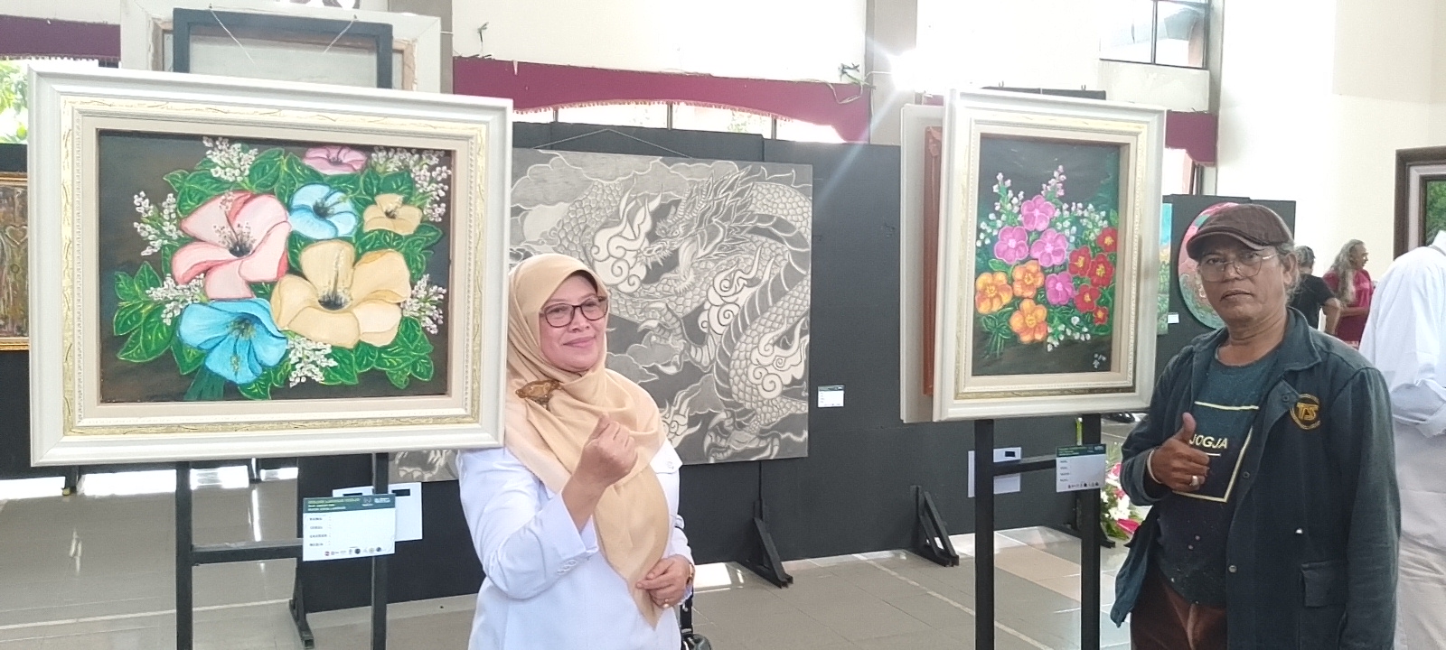 Foto: Kadis Arpusda Berpartisipasi Dalam Pameran Lukisan Ekologis Lamongan