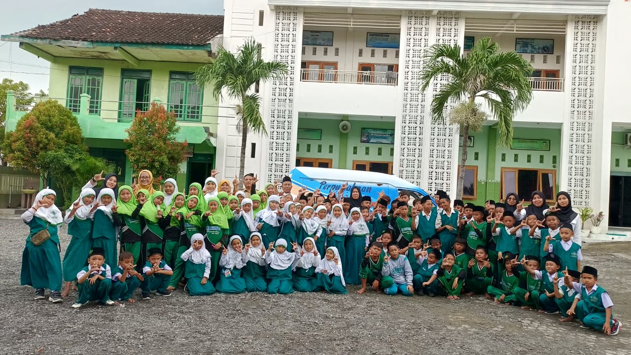 Foto: [MPK Literasi Seru Goes to School Giatkan Literasi Di MI Hidayatus Shibyan Kecamatan Sekaran]