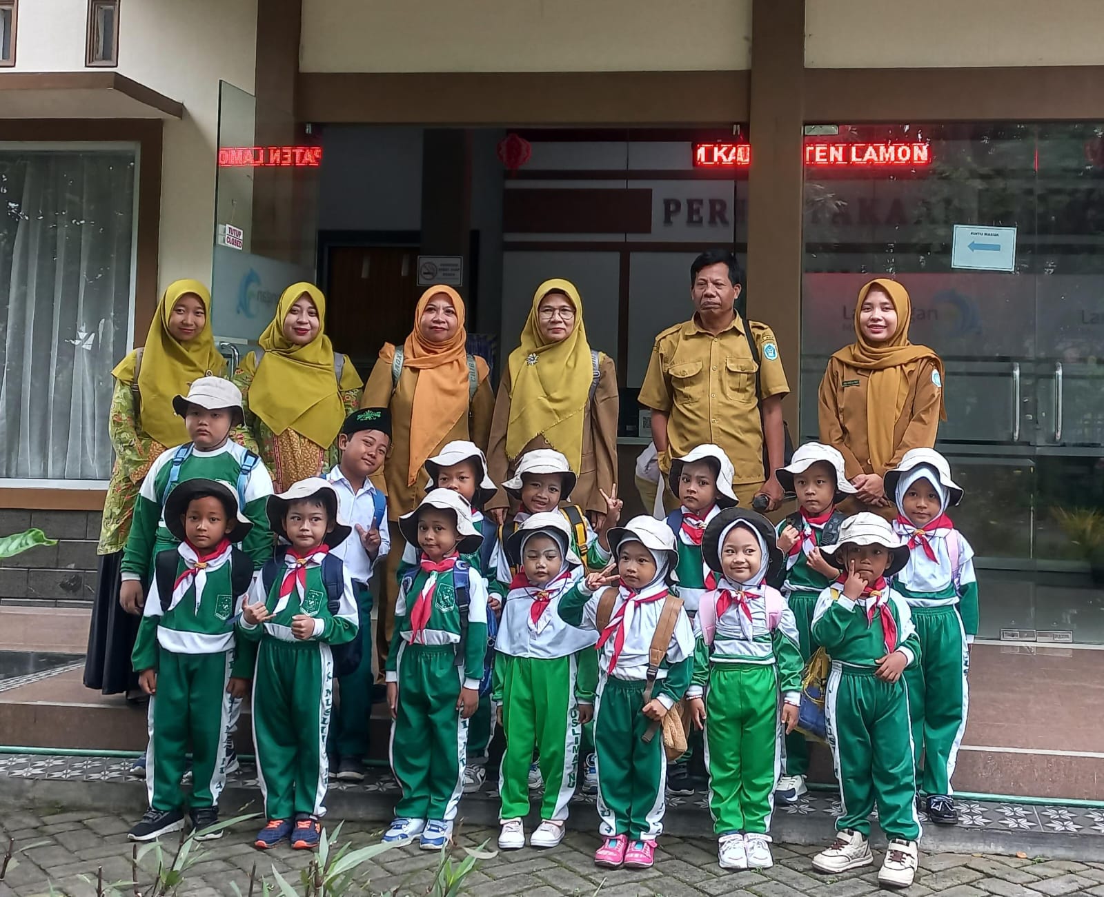 Foto: Dinas Arpusda Terima Kunjungan Dari Tk Muslimat 45 Kec. Lamongan