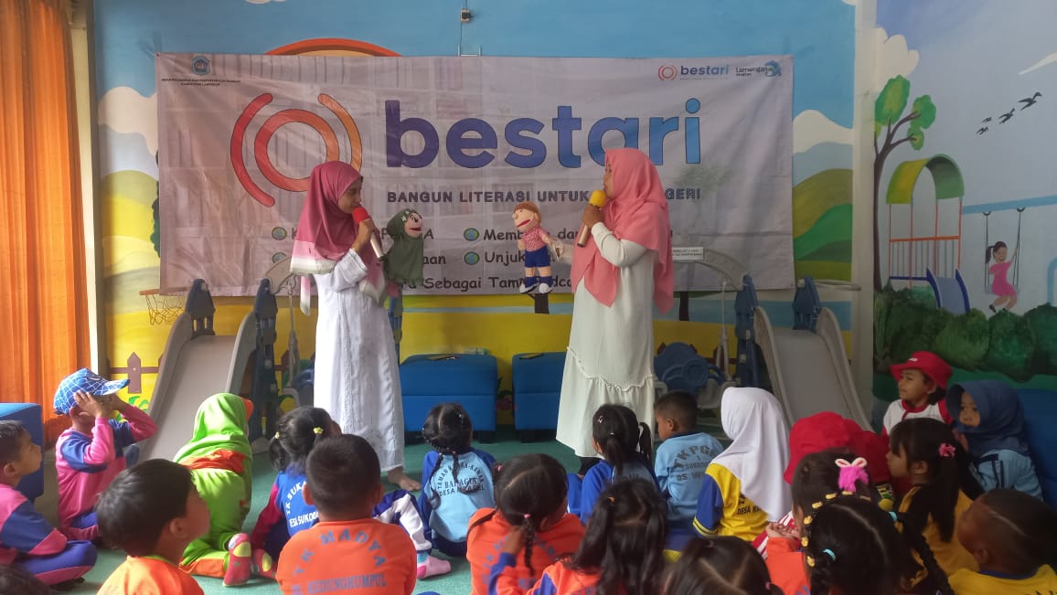 Foto: Kunjungan dari TK Gugus Sukorame Kecamatan Sukorame ke Dinas Arpusda