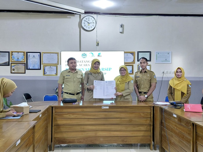 Foto: Kepala Dinas Arpusda Hadiri Undangan Penandatanganan Berita Acara Pemusnahan Arsip Di Dinas Lingkungan Hidup Lamongan