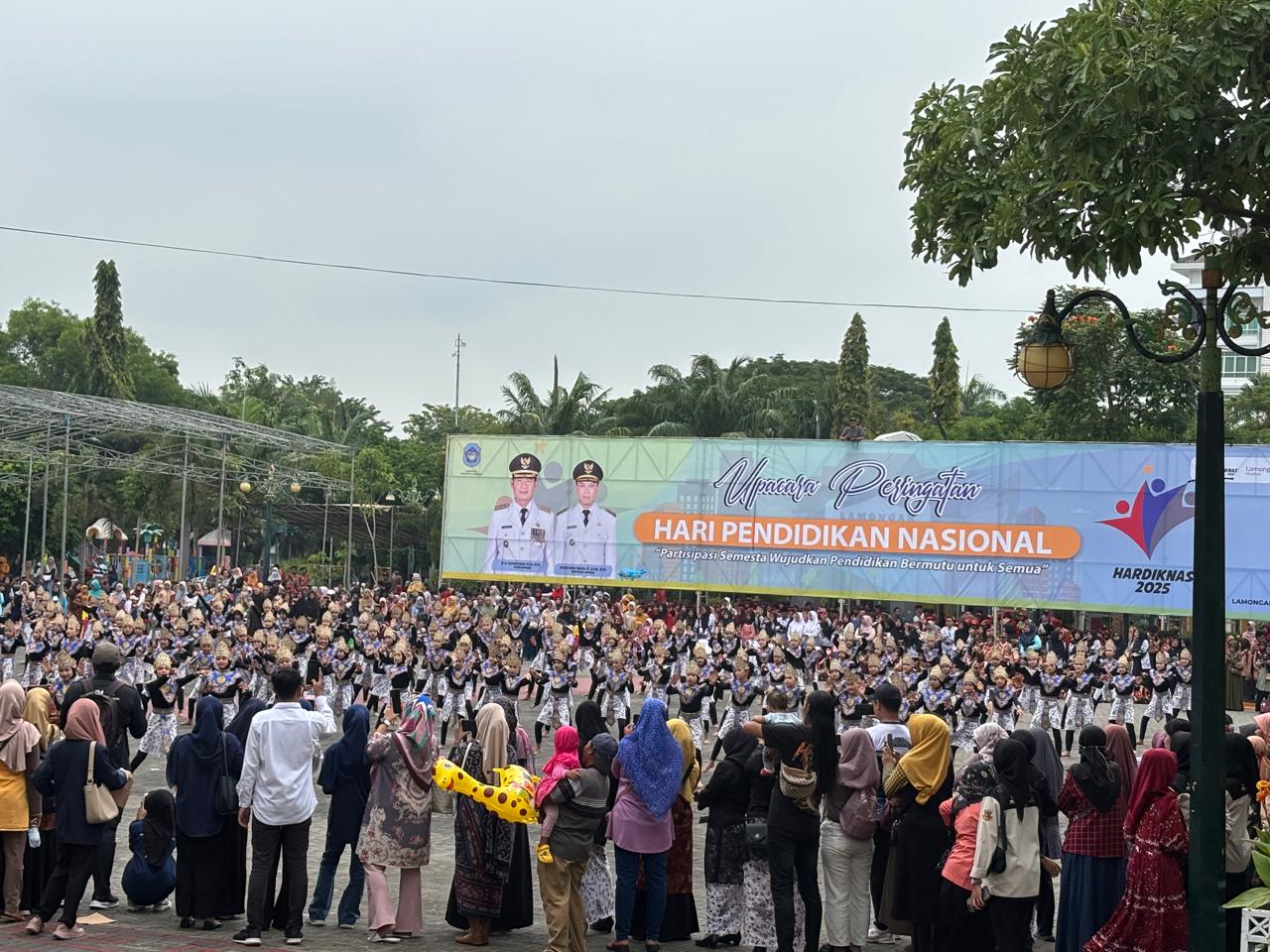 HIDUPKAN SEMANGAT BELAJAR LEWAT PERPUSTAKAAN DI HARI PENDIDIKAN NASIONAL