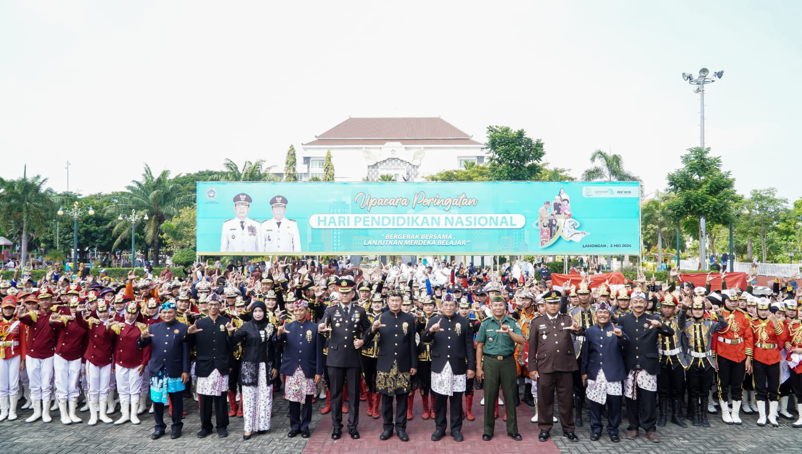 HARDIKNAS 2025: SEMANGAT BERSAMA WUJUDKAN PENDIDIKAN BERMUTU DI LAMONGAN