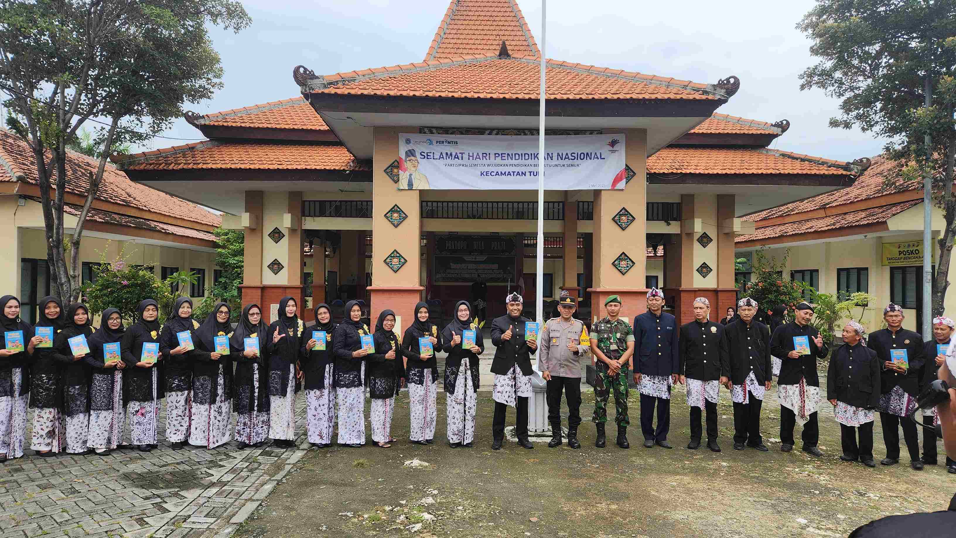 MENYEMAI KEBIASAAN HEBAT LEWAT CERITA: LAUNCHING BUKU LITERASI ANAK TURI