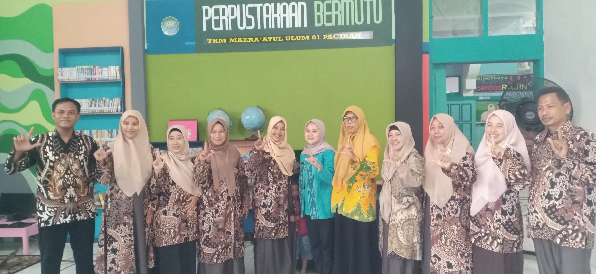 PEMBINAAN PENGELOLAAN PERPUSTAKAAN MENUJU PERPUSTAKAAN BERSTANDAR DI TK MAZROATUL ULUM 01 PACIRAN