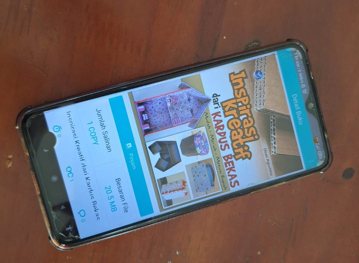 BACA BUKU DIGITAL ASYIK: INSPIRASI KREATIF DARI KARDUS BEKAS