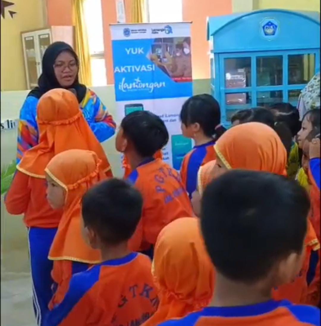 MEMPERKENALKAN BUDAYA BACA PAUD GUGUS 7 KECAMATAN LAMONGAN LAKUKAN KUNJUNGAN KE PERPUSTAKAAN DAERAH LAMONGAN