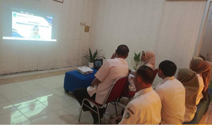 Dinas Arpusda Lamongan Ikuti Zoom Meeting Rapat Koordinasi dan Sosialisasi PKPKT 2025