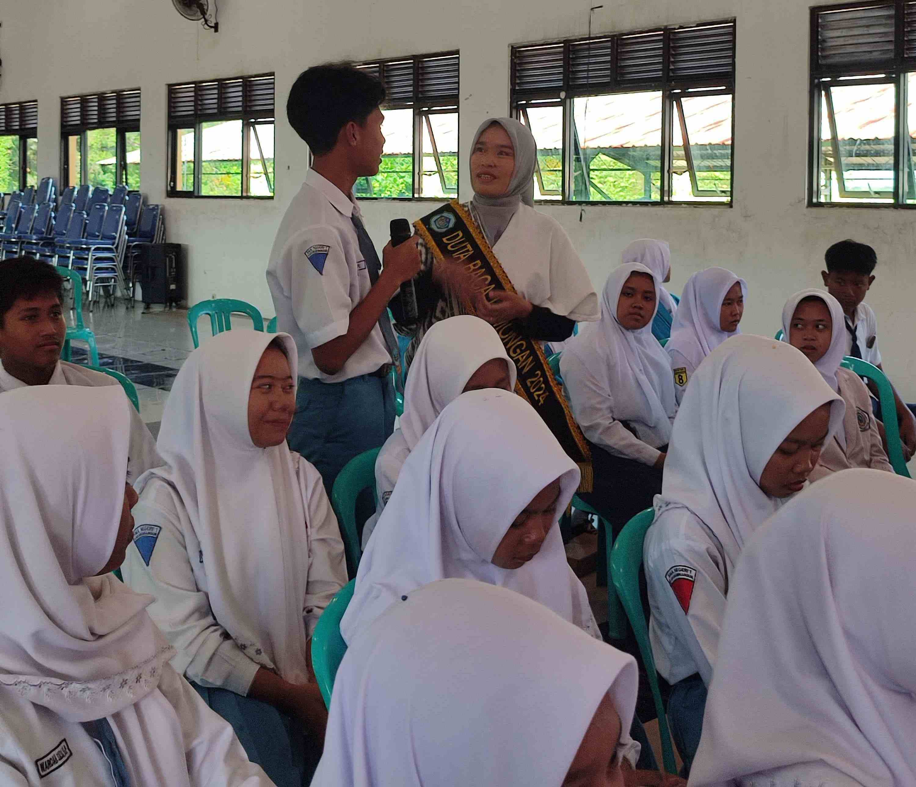 Pekan Literasi SMAN 1 Karangbinangun: Duta Baca Lamongan Dorong Siswa Kembangkan Fiksi Sains