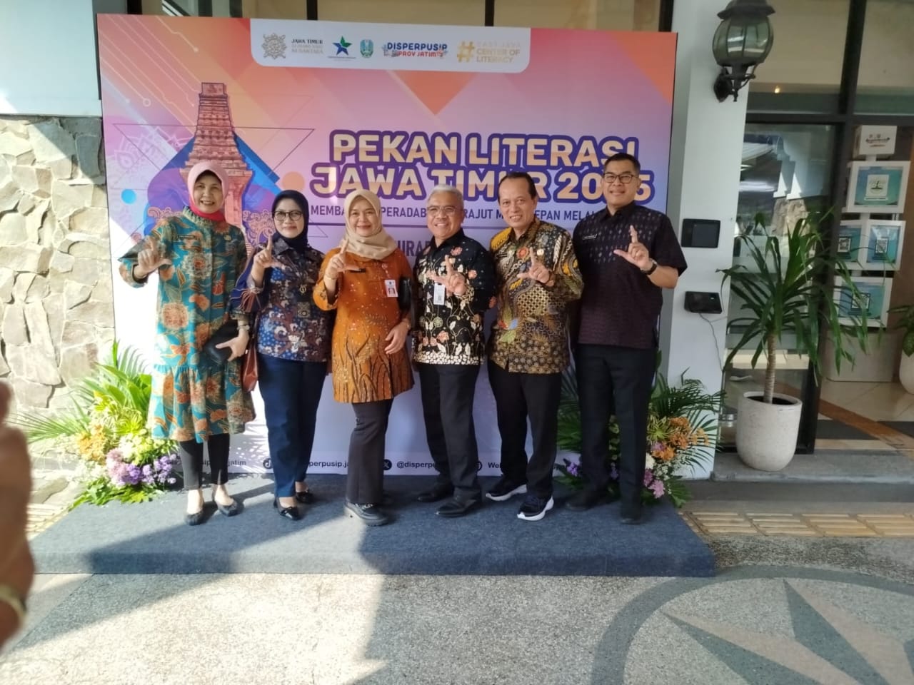 Kepala Dinas Kearsipan dan Perpustakaan Daerah Kabupaten Lamongan Hadiri Pembukaan Pekan Literasi Jawa Timur 2025