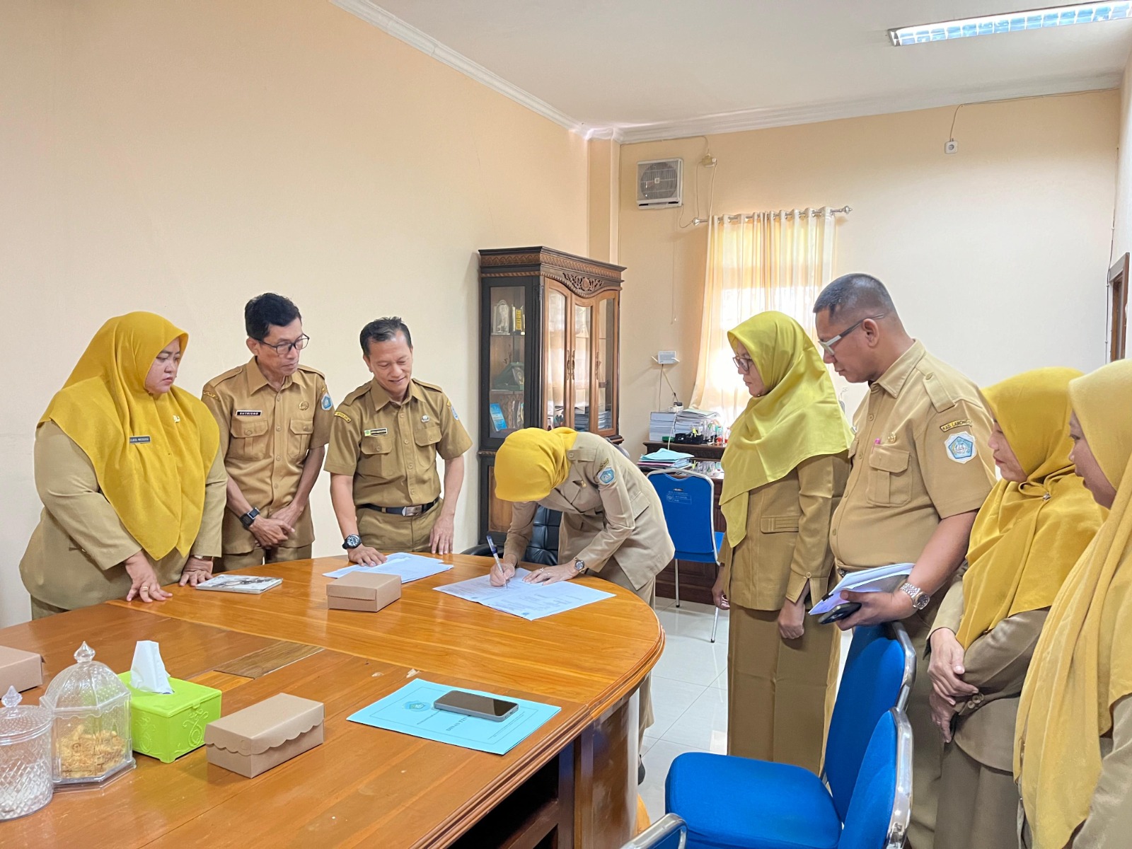 KEPALA DINAS ARPUSDA TERIMA UNDANGAN PENANDATANGAN BERITA ACARA PEMUSNAHAN ARSIP DI DINAS TENAGA KERJA KABUPATEN LAMONGAN