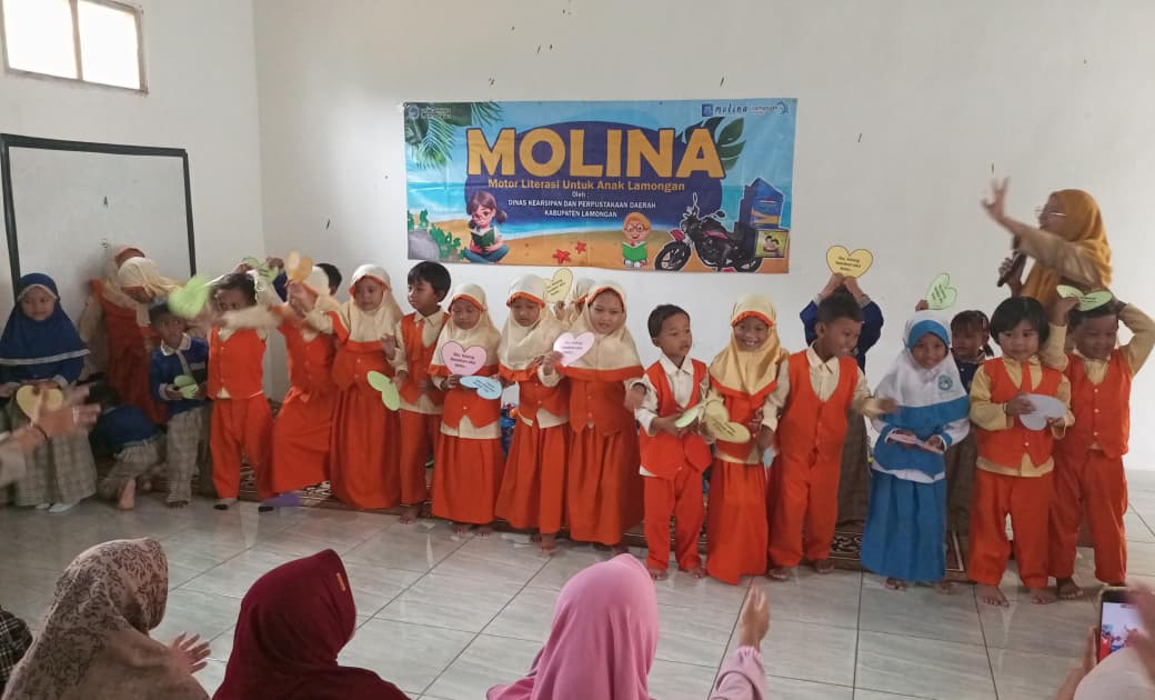Foto: MOLINA DINAS ARPUSDA BERLITERASI KE PAUD MIFTAHUL JANNAH KECAMATAN TURI