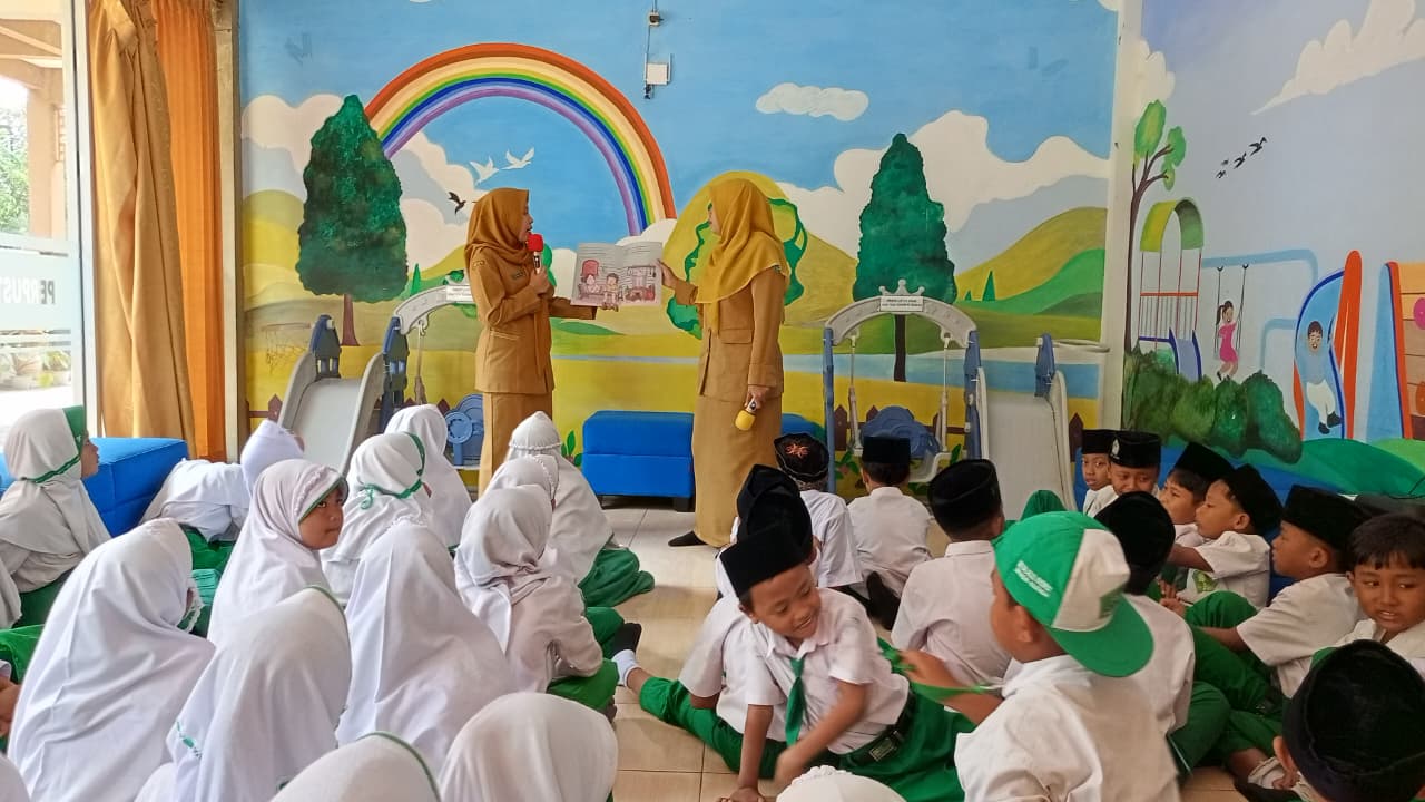 Foto: MIS Dalailul Khoirot Kecamatan Kalitengah Bangun Minat Baca Dengan Dinas Arpusda