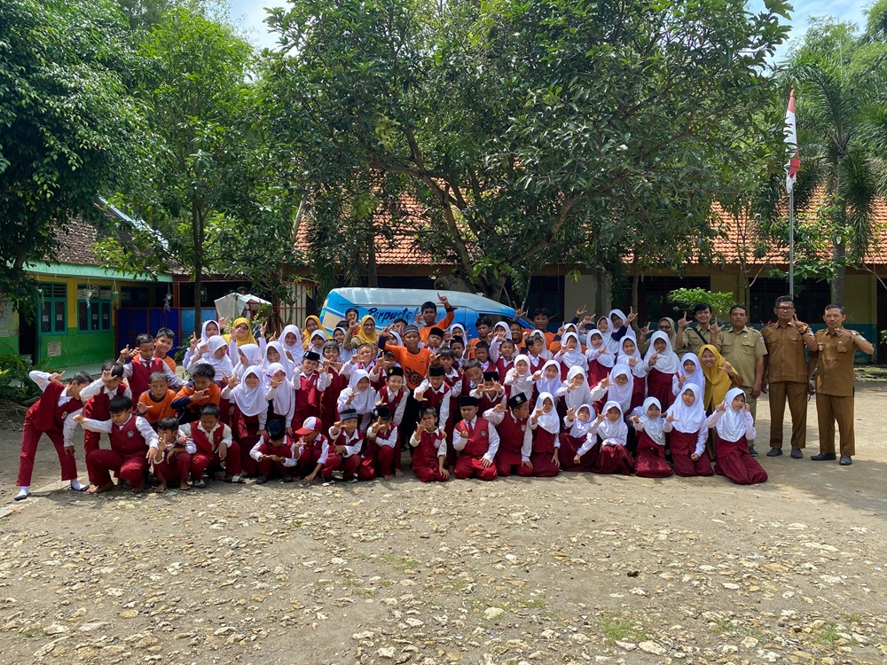 Foto: [GIATKAN LITERASI SDN 1 KEMBANGBAHU GANDENG ARPUSDA DALAM PROGRAM LITERASI SERU GOES TO SCHOOL]