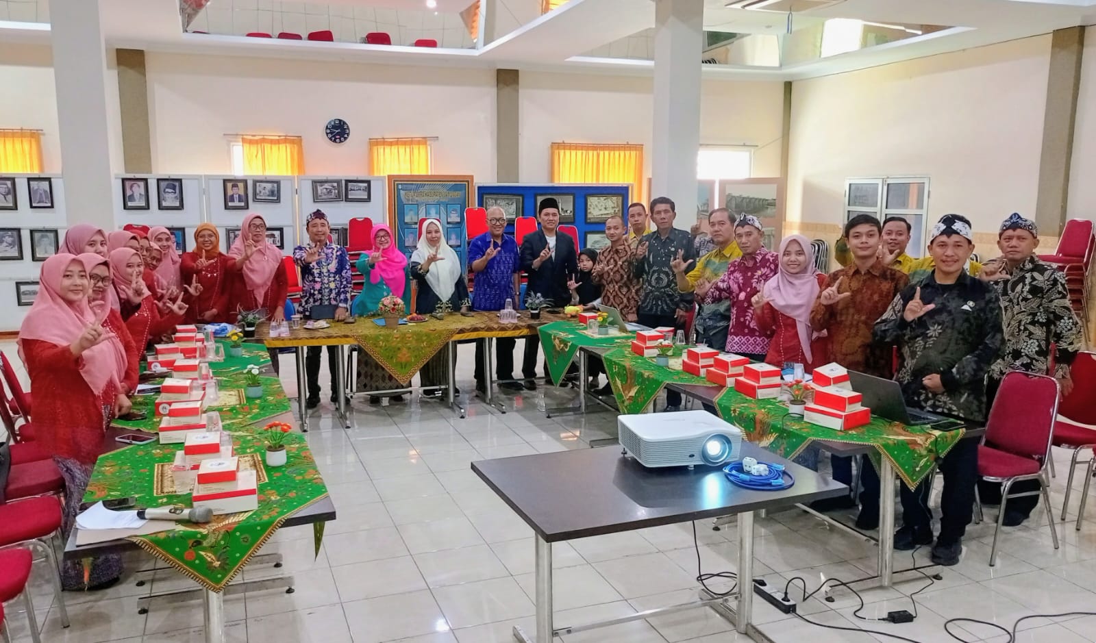 Foto: Dinas Arpusda Gelar Rapat dan Bimbingan Teknis Identifikasi, Penelusuran, dan Digitalisasi Naskah Kuno