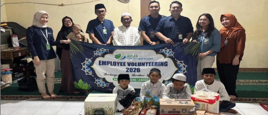 Foto: BPJS Ketenagakerjaan Lamongan Salurkan Sembako ke Panti Asuhan Ar Rasyid Saat Ramadhan