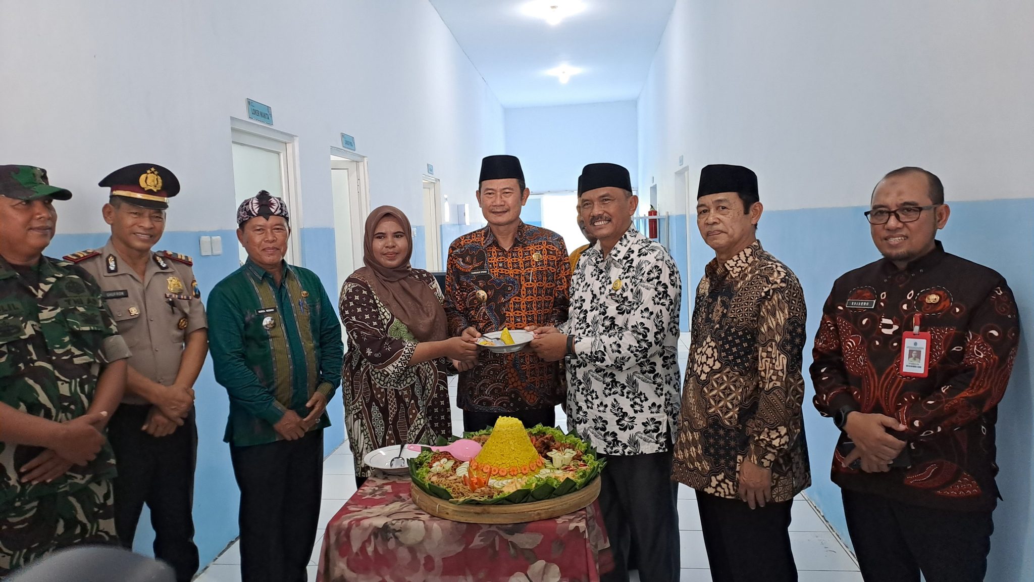 Foto: Wujudkan Generasi Emas, Bupati Lamongan Resmikan SPPG Ponpes Wali Songo untuk Program MBG