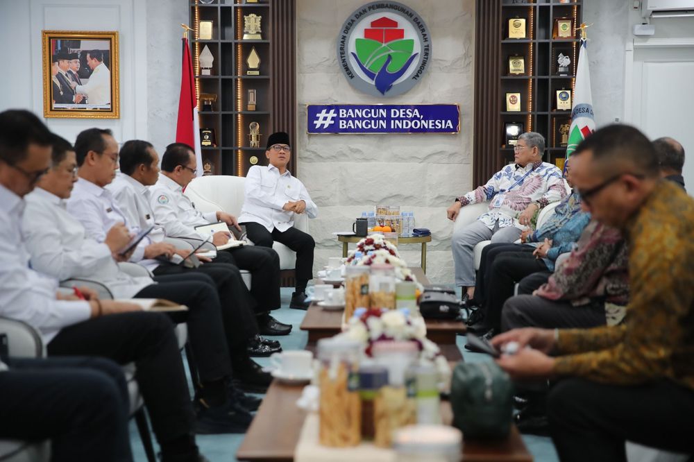Foto: GANDENG PERADIPROF, MENDES INGIN KADES PAHAM HUKUM