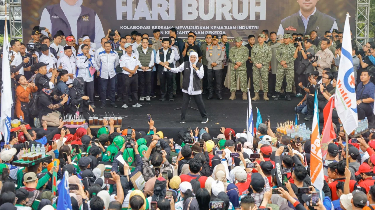 Foto: MAY DAY 2026, GUBERNUR KHOFIFAH PENUHI SEMBILAN ASPIRASI BURUH