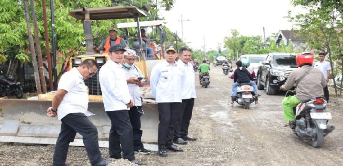 Foto: PAK YES PACU PEMBANGUNAN INFRASTRUKTUR, JAMULA 2026 FOKUS GARAP JALAN STRATEGIS LAMONGAN