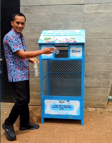 Foto: KOTAK DONASI SAMPAH PLASTIK DPMD: LANGKAH KECIL MENUJU DAMPAK BESAR BAGI LINGKUNGAN