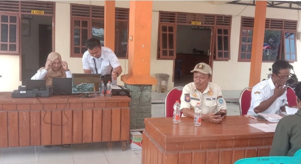 Foto: KEGIATAN PENDAMPINGAN PEMBAYARAN PAJAK ONLINE DESA PUCUK
